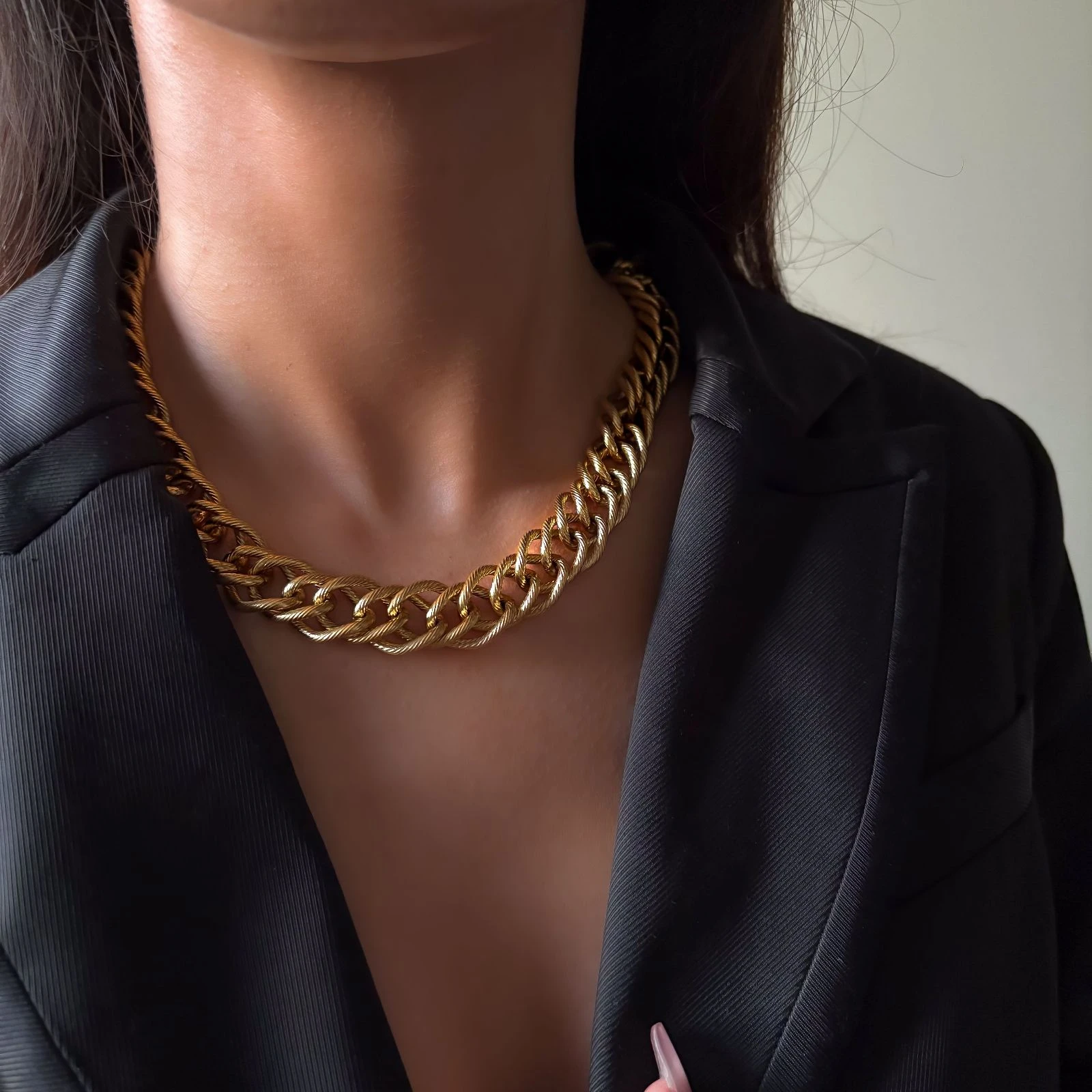 Collier chaîne épaisse dorée en acier inoxydable maille torsadée